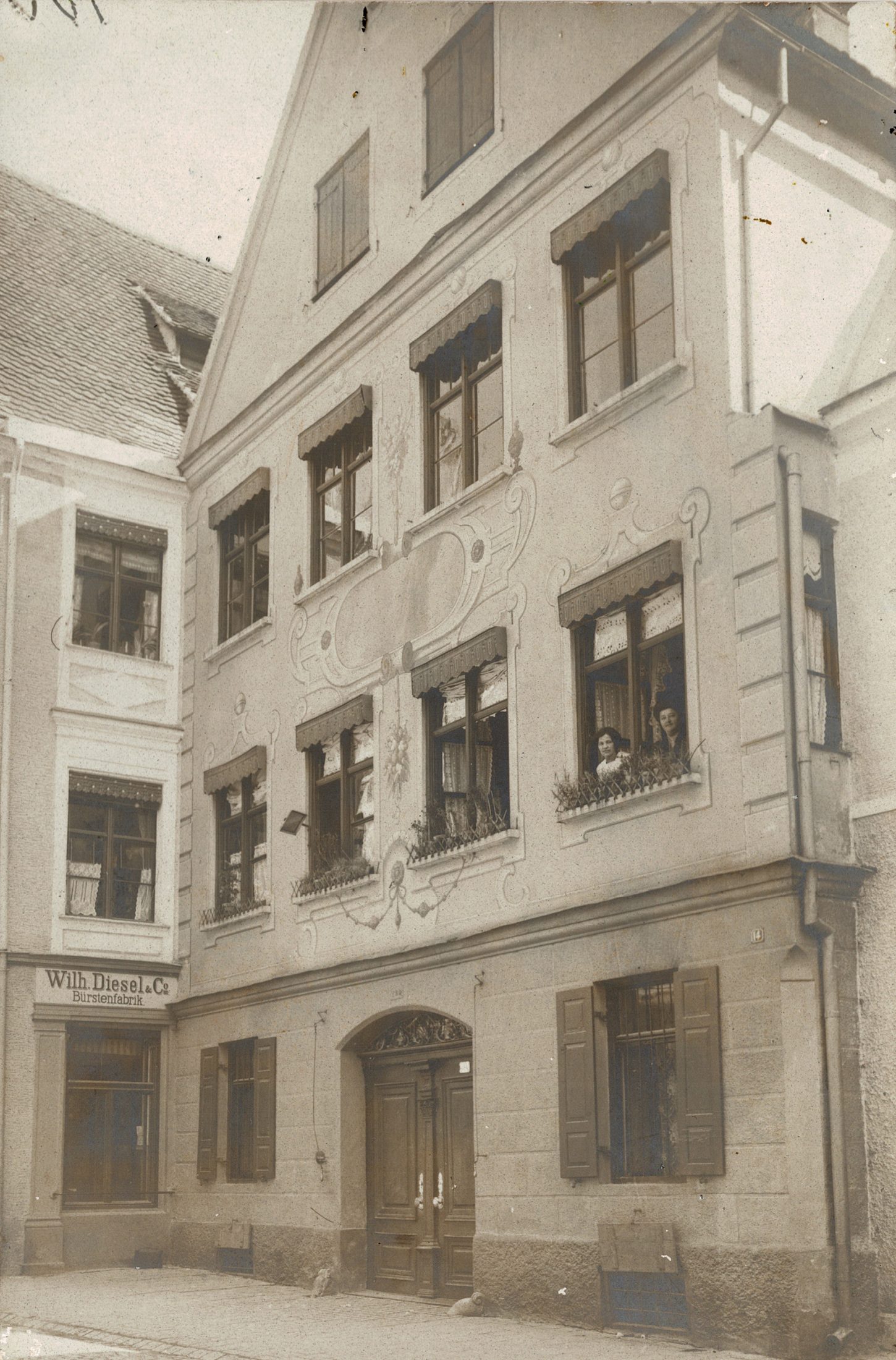 Die Herrenstraße 14 in Memmingen, in der Jakob Feibelmann seit Ende der 1920er Jahre mit seiner Familie wohnte, o.D. © Amira Korin, Herzliya, Israel